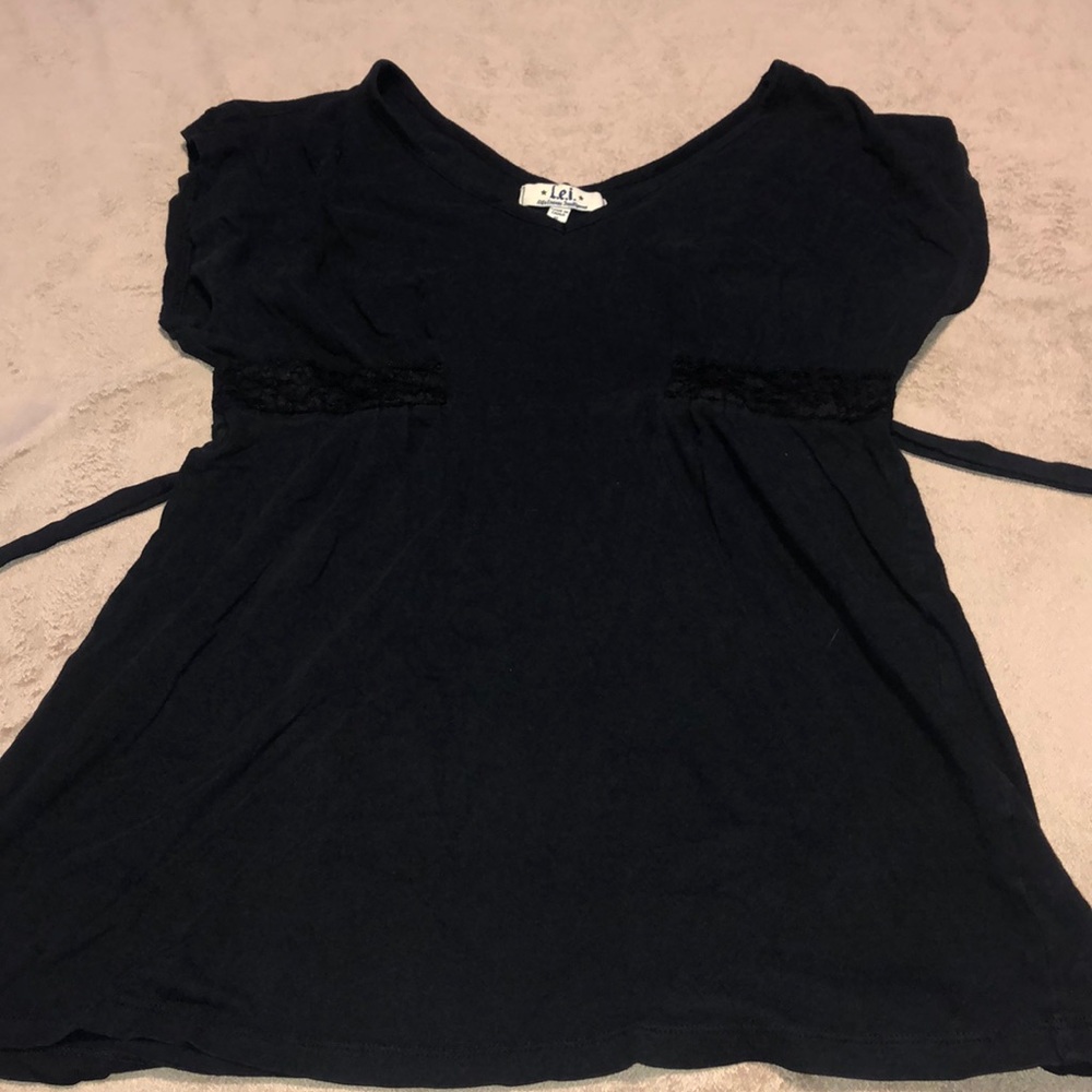 Lei maternity top
